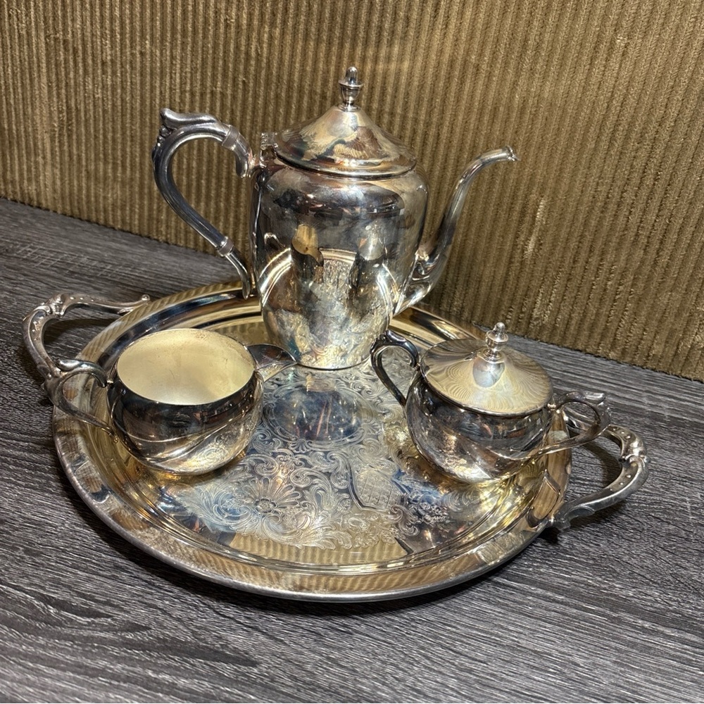 5th Avenue Silver Co. Silver Plate 5 pc. Tea Set.